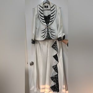 Beautiful white outfit for sale!!